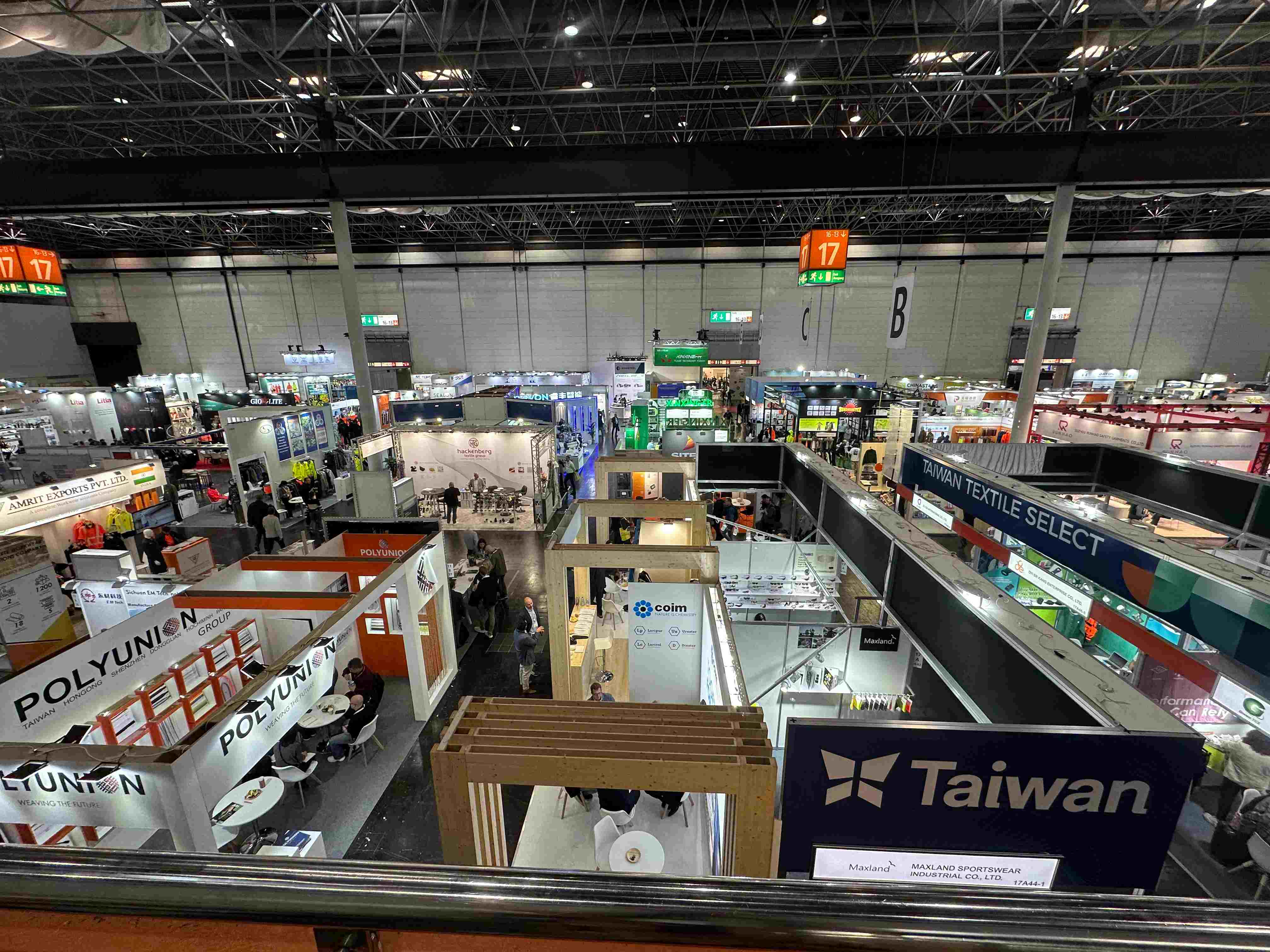 SenJoy Memamerkan Pakaian Pendingin Inovatif di Pameran Dagang Internasional A+A Jerman